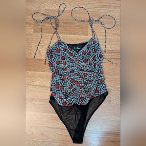 Lulu’s floral red flowers spaghetti strap mesh Bodysuit Sz m